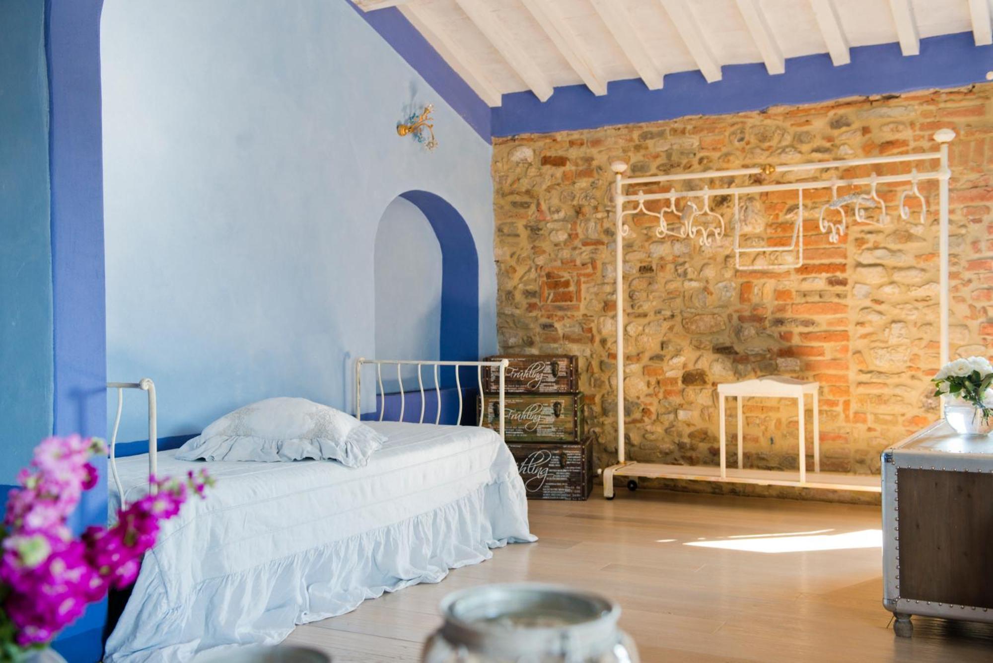 Tenuta Le Tre Virtù Scarperia Esterno foto